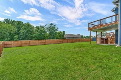 Exterior - 16631 Ruby Ct, Basehor, KS 66007 photo 7 of 13
