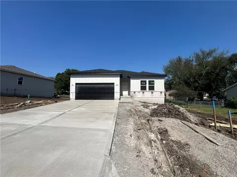 1205 Matthes Ln, Pleasant Hill, MO 64080