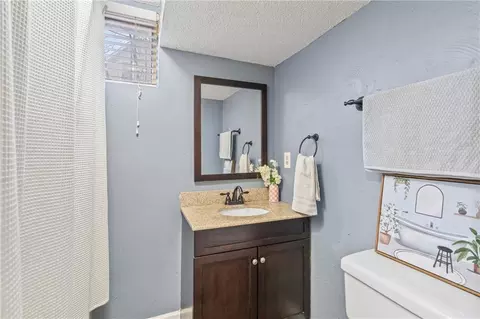 Bath - 3502 NW Lake Dr, Lees Summit, MO 64064 photo 3 of 4