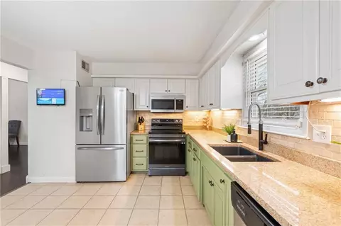 Kitchen - 3502 NW Lake Dr, Lees Summit, MO 64064 photo 1 of 2