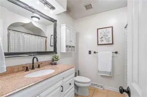Bath - 3502 NW Lake Dr, Lees Summit, MO 64064 photo 1 of 4