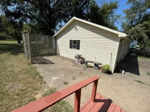 Exterior - 404 E Hector Ave, Arma, KS 66712 photo 3 of 3
