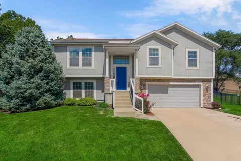 19588 W 107th St, Olathe, KS 66061