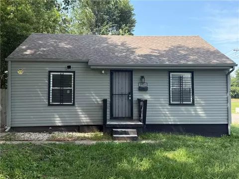 1920 E 84th Ter, Kansas City, MO 64132
