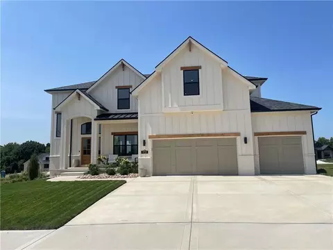 8718 N Farley Ave, Kansas City, MO 64157