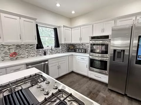Kitchen - 18976 S 1485 Rd, Nevada, MO 64772 photo 7 of 12
