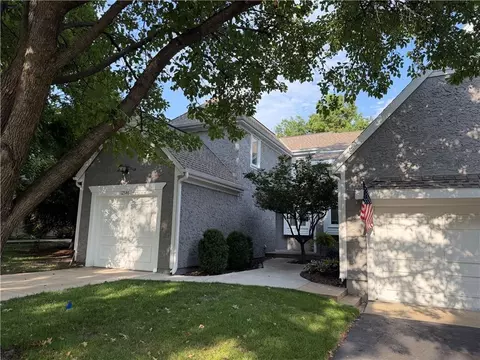 12546 Broadmoor St, Overland Park, KS 66209