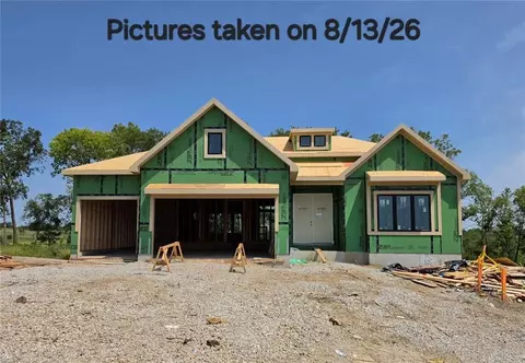 11457 S Mesquite Sq, Olathe, KS 66061
