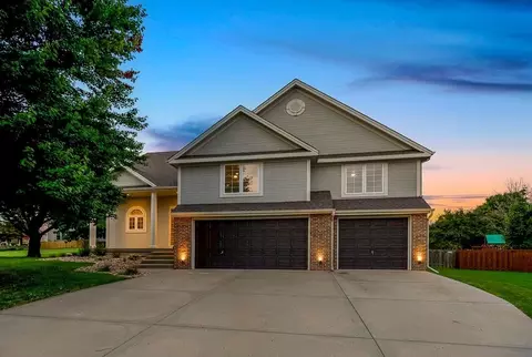 9105 N Kansas Ct, Kansas City, MO 64156