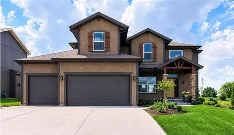 8810 W 165 Ter, Overland Park, KS 66085