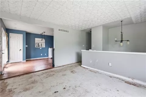 Living - 1201 S 5th St, Atchison, KS 66002 photo 2 of 3