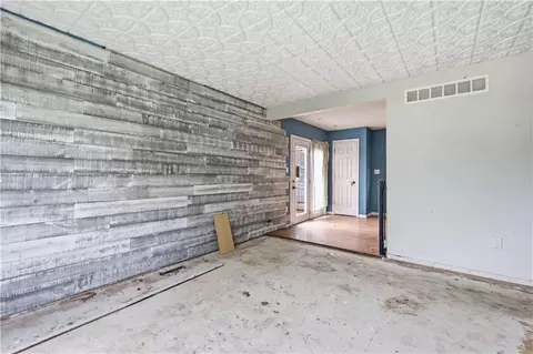 Living - 1201 S 5th St, Atchison, KS 66002 photo 1 of 3