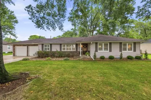 4020 W 96th St, Overland Park, KS 66207