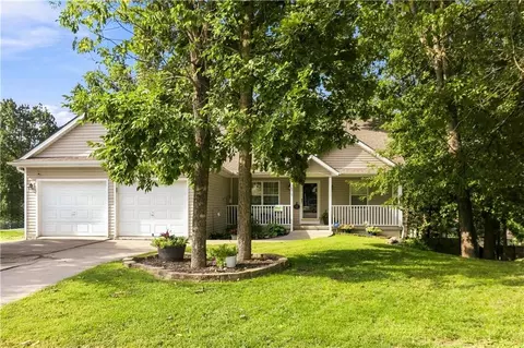 Exterior - 16915 E 41st Ter, Independence, MO 64055 photo 2 of 7