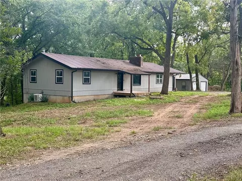 2594 Georgia Rd, Ottawa, KS 66067