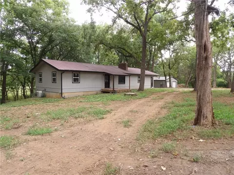 2594 Georgia Rd, Ottawa, KS 66067