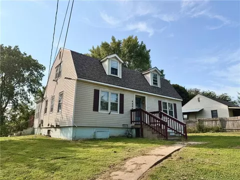 4004 Denton Rd, Kansas City, MO 64133