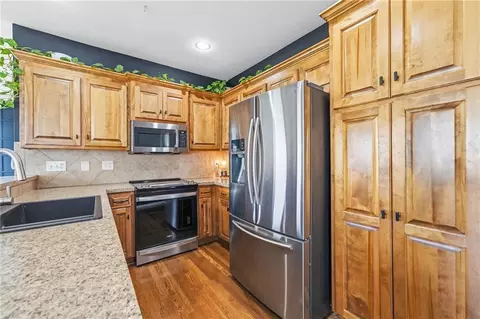 Kitchen - 16912 Summit Dr, Belton, MO 64012 photo 4 of 5