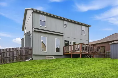 Exterior - 16912 Summit Dr, Belton, MO 64012 photo 9 of 11