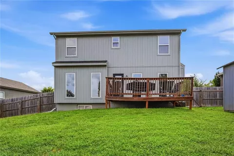 Exterior - 16912 Summit Dr, Belton, MO 64012 photo 8 of 11