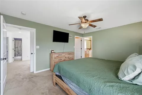 Bedroom - 16912 Summit Dr, Belton, MO 64012 photo 4 of 5