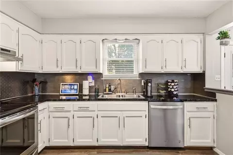Kitchen - 20409 E Millhaven St, Independence, MO 64056 photo 3 of 4
