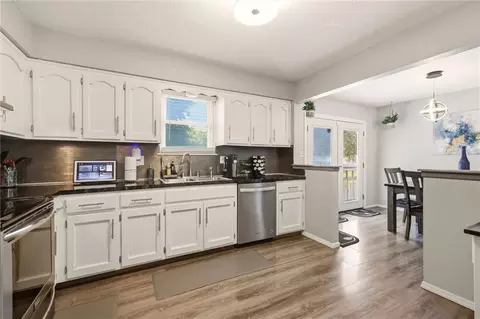 Kitchen - 20409 E Millhaven St, Independence, MO 64056 photo 2 of 4