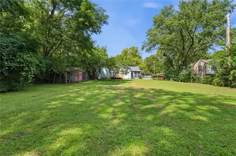 Exterior - 1109 E Gudgell Ave, Independence, MO 64055 photo 9 of 10