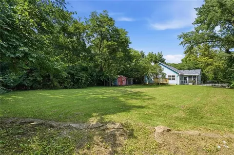 Exterior - 1109 E Gudgell Ave, Independence, MO 64055 photo 10 of 10