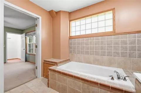 Bath - 1109 E Gudgell Ave, Independence, MO 64055 photo 4 of 6