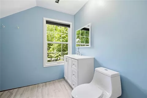 Bath - 1109 E Gudgell Ave, Independence, MO 64055 photo 5 of 6