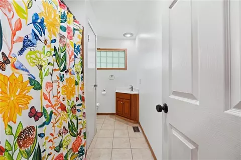 Bath - 1109 E Gudgell Ave, Independence, MO 64055 photo 1 of 6