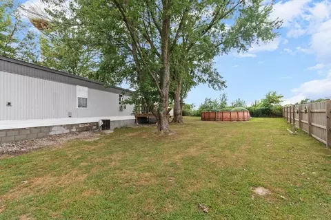 Exterior - 845 S Carriage Dr, Deepwater, MO 64740 photo 1 of 2