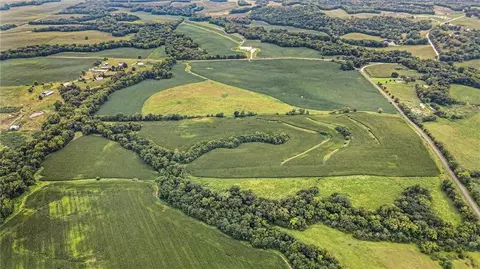 V Highway, Dearborn, MO 64439 photo 11