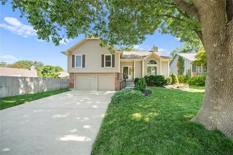 22201 W 64th Ter, Shawnee, KS 66226