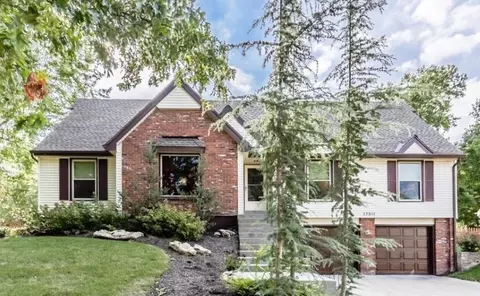 13511 S Locust St, Olathe, KS 66062