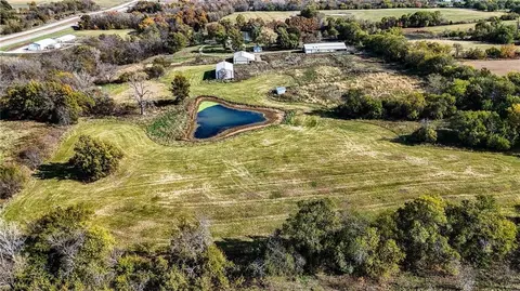 32703 S State Route 7 Hwy, Creighton, MO 64739