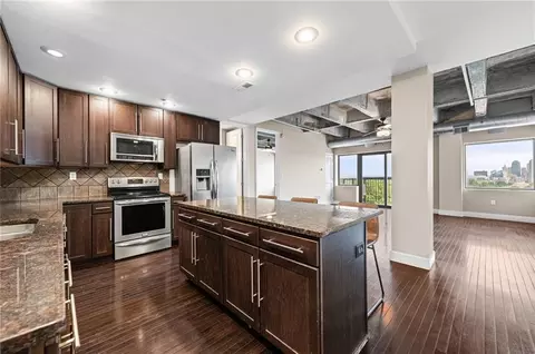 2940 Baltimore Ave #1303, Kansas City, MO 64108
