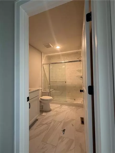 Bath - 830 Reed Dr, Raymore, MO 64083 photo 3 of 4