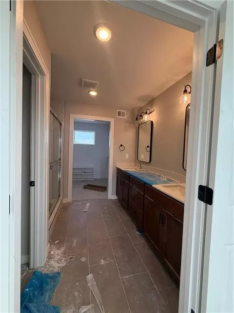 Bath - 830 Reed Dr, Raymore, MO 64083 photo 4 of 4