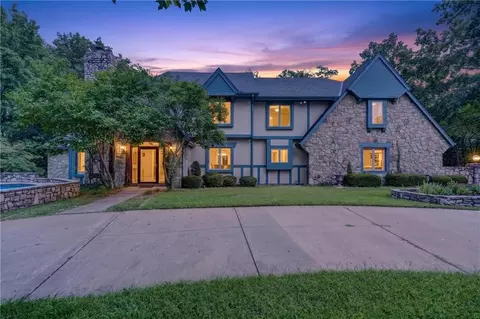 6807 Cedar Bnd, Kansas City, MO 64152