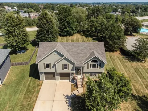 8530 NE 109th Ter, Kansas City, MO 64157
