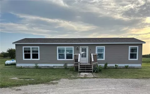 950 Eisenhower Rd, Princeton, KS 66078