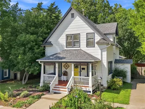 110 Groom St, Liberty, MO 64068