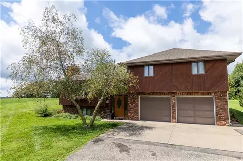 6 Delaney Dr, Saint Joseph, MO 64507