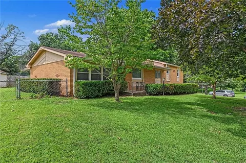 1506 Tamara Dr, Saint Joseph, MO 64506