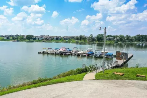 View/Area - 808 Glenn Cir, Raymore, MO 64083 photo 7 of 13