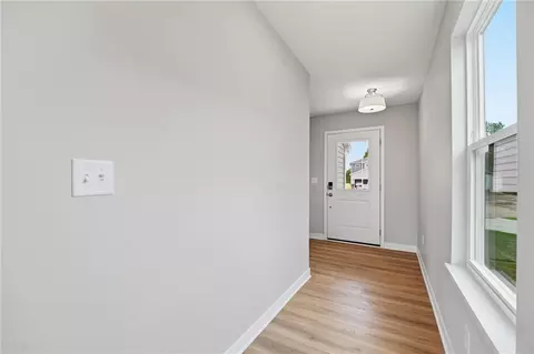 Entry Way - 808 Glenn Cir, Raymore, MO 64083 photo 2 of 3