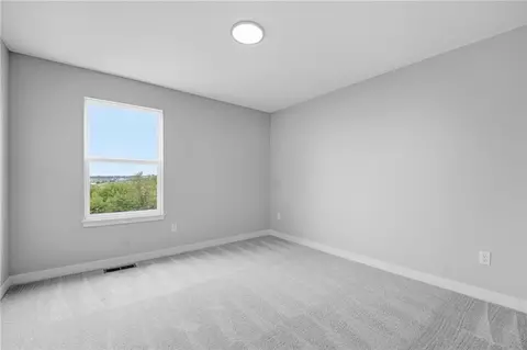 Bedroom - 808 Glenn Cir, Raymore, MO 64083 photo 5 of 8