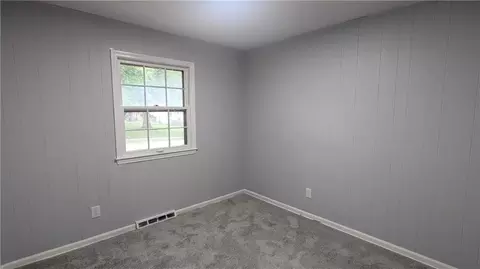 Bedroom - 4002 S Hocker Ave, Independence, MO 64055 photo 2 of 6